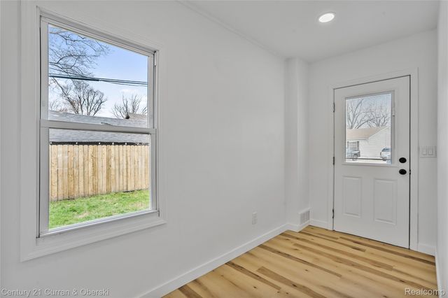 4399 2nd Street, Frenchtown Township, MI 48166