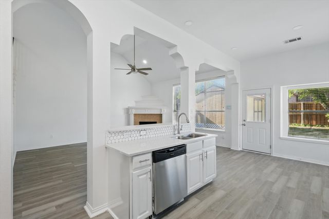 1228 Carriage Creek Drive, Desoto, TX 75115