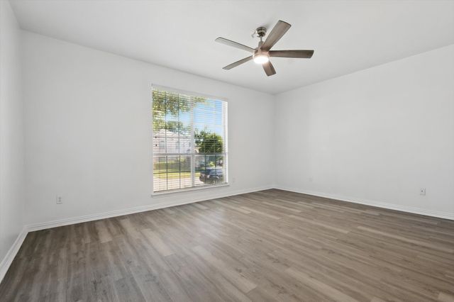 1228 Carriage Creek Drive, Desoto, TX 75115