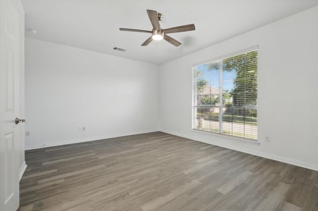 1228 Carriage Creek Drive, Desoto, TX 75115