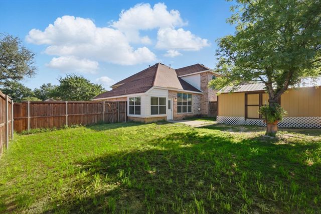 1228 Carriage Creek Drive, Desoto, TX 75115