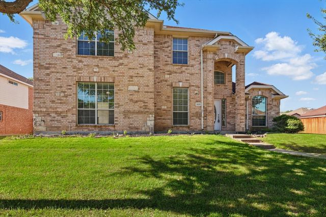 1228 Carriage Creek Drive, Desoto, TX 75115