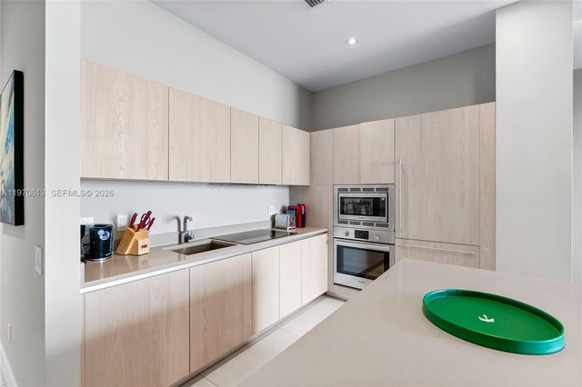 4111 S Ocean Dr 702, Hollywood, FL 33019