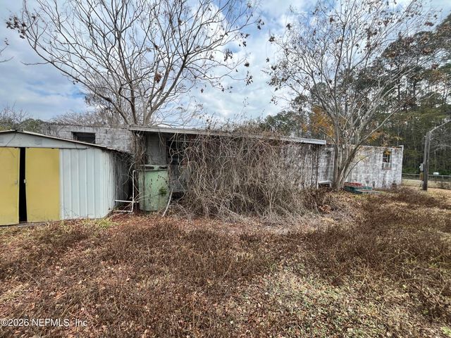 111 WALT Lane, Satsuma, FL 32189