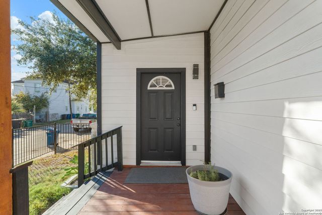 213 Omaha St, San Antonio, TX 78203