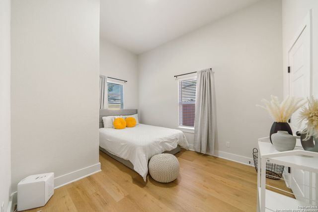 213 Omaha St, San Antonio, TX 78203