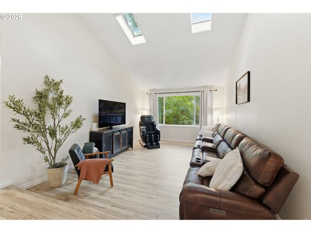 12255 Sw TIPPITT Pl, Portland, OR 97223
