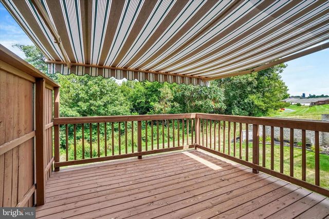 2426 WINTERBERRY LN, York, PA 17406
