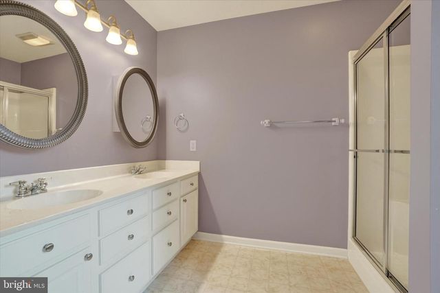 2426 WINTERBERRY LN, York, PA 17406
