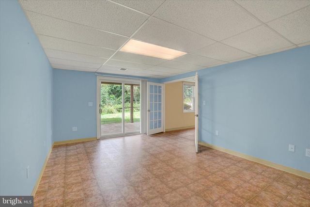 2426 WINTERBERRY LN, York, PA 17406