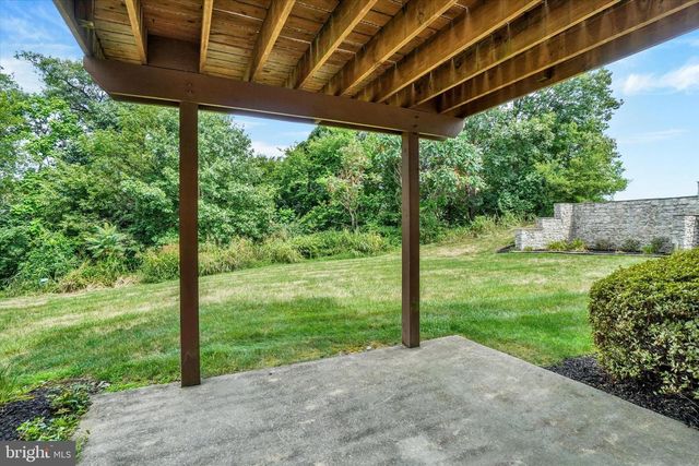 2426 WINTERBERRY LN, York, PA 17406