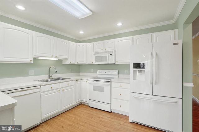 2426 WINTERBERRY LN, York, PA 17406