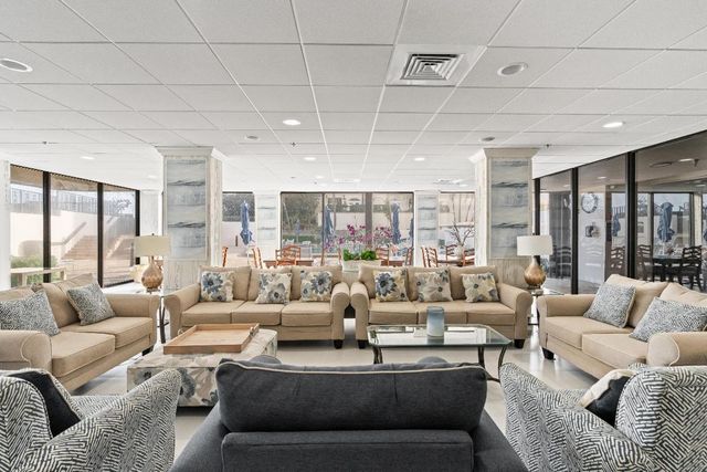 5380 N Ocean Drive 10g, Singer Island, FL 33404