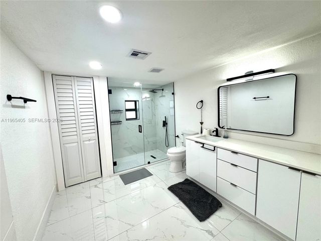 13550 NW 5th Ave, North Miami, FL 33168