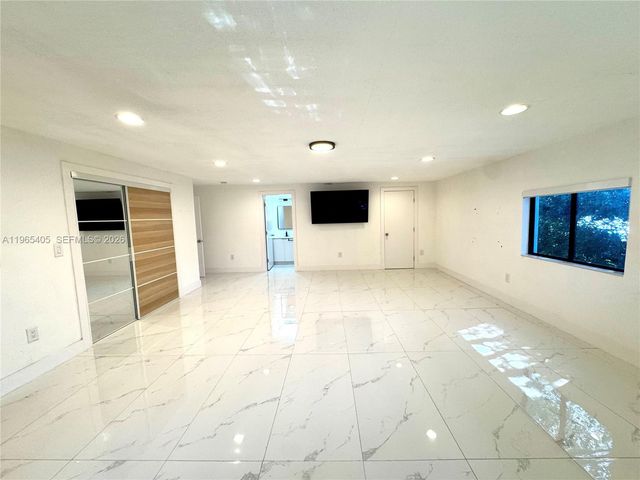 13550 NW 5th Ave, North Miami, FL 33168