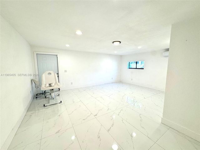 13550 NW 5th Ave, North Miami, FL 33168