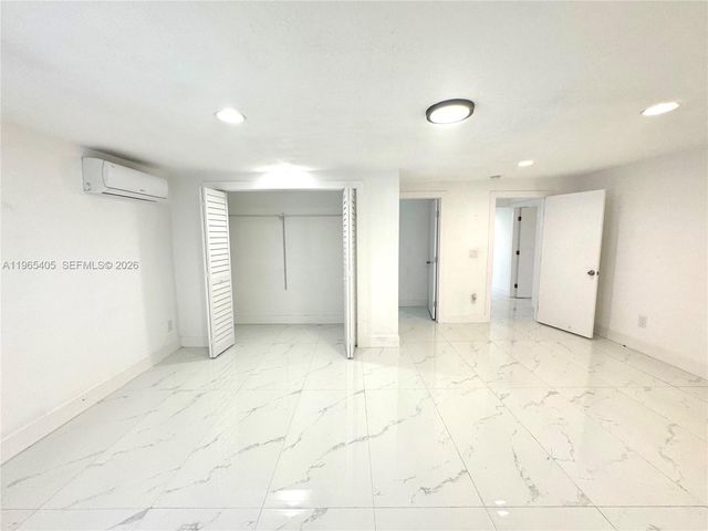 13550 NW 5th Ave, North Miami, FL 33168