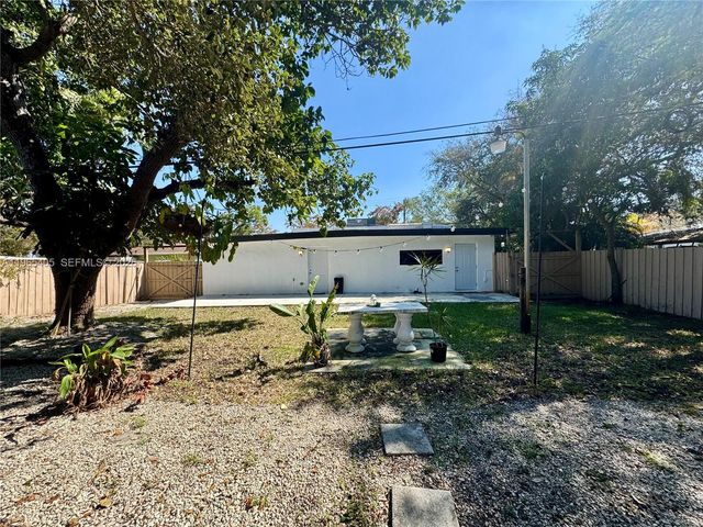 13550 NW 5th Ave, North Miami, FL 33168