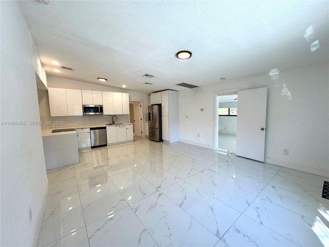 13550 NW 5th Ave, North Miami, FL 33168