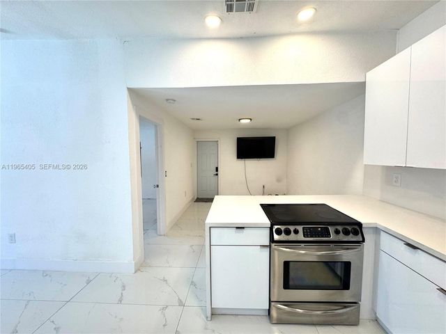 13550 NW 5th Ave, North Miami, FL 33168