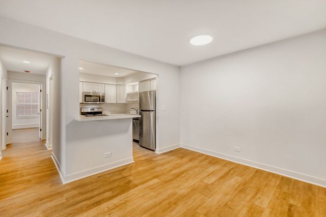 785 Pershing Avenue 1-B, Glen Ellyn, IL 60137