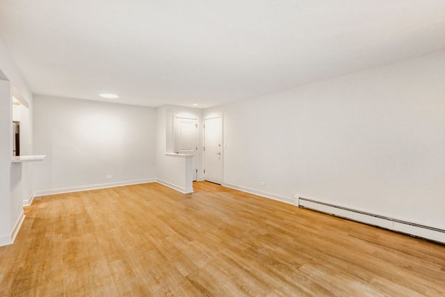 785 Pershing Avenue 1-B, Glen Ellyn, IL 60137