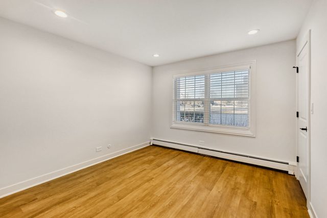 785 Pershing Avenue 1-B, Glen Ellyn, IL 60137