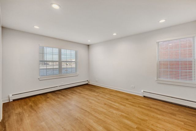 785 Pershing Avenue 1-B, Glen Ellyn, IL 60137