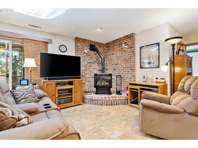 3362 Se WILLOW St, Hillsboro, OR 97123