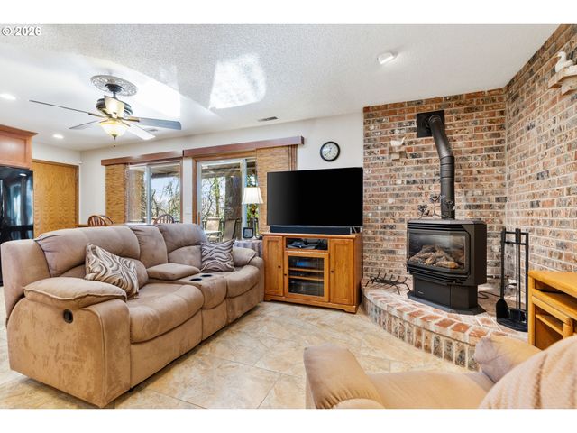 3362 Se WILLOW St, Hillsboro, OR 97123