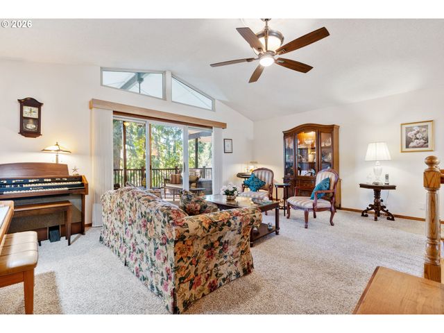 3362 Se WILLOW St, Hillsboro, OR 97123