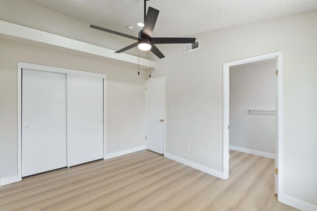 4074 E Robinson Avenue, Fresno, CA 93726