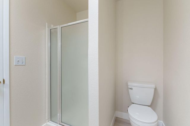 4074 E Robinson Avenue, Fresno, CA 93726