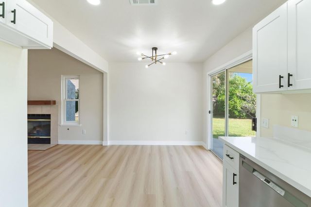 4074 E Robinson Avenue, Fresno, CA 93726