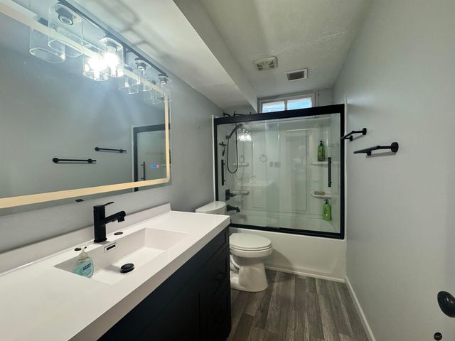 400 N 73rd Street, Lincoln, NE 68505