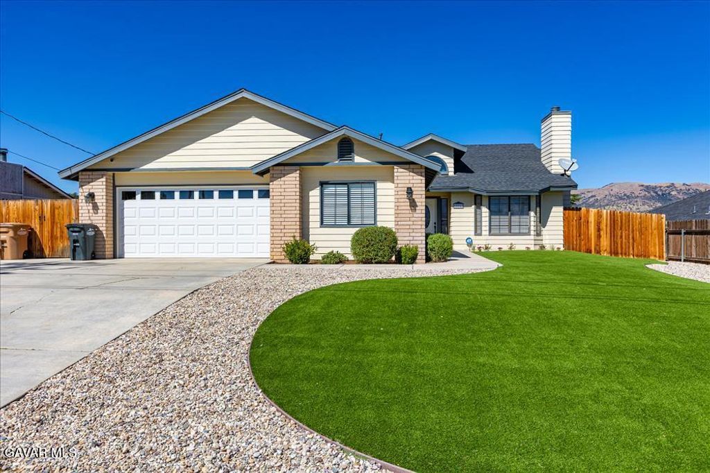 19713 Meadows Road, Tehachapi, CA 93561