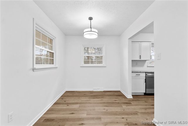 3136 Middle Road, Jeffersonville, IN 47130