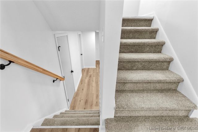 3136 Middle Road, Jeffersonville, IN 47130