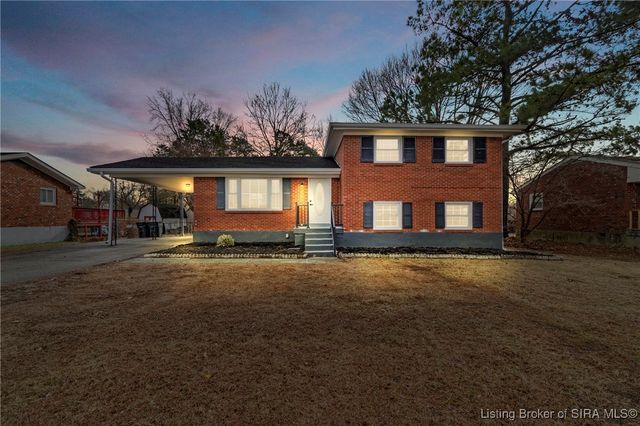 3136 Middle Road, Jeffersonville, IN 47130