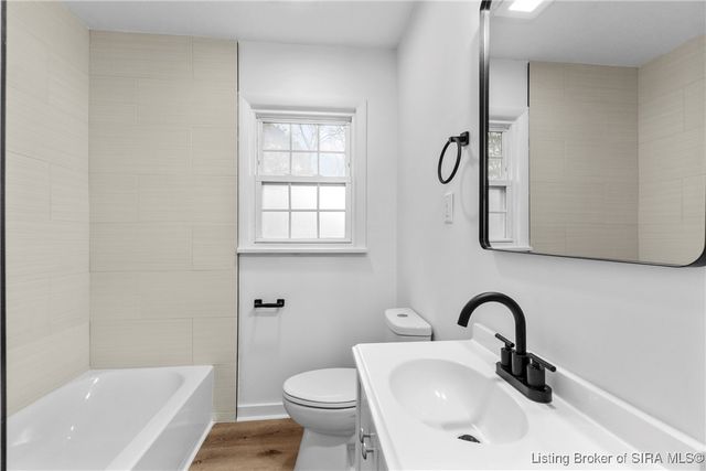 3136 Middle Road, Jeffersonville, IN 47130