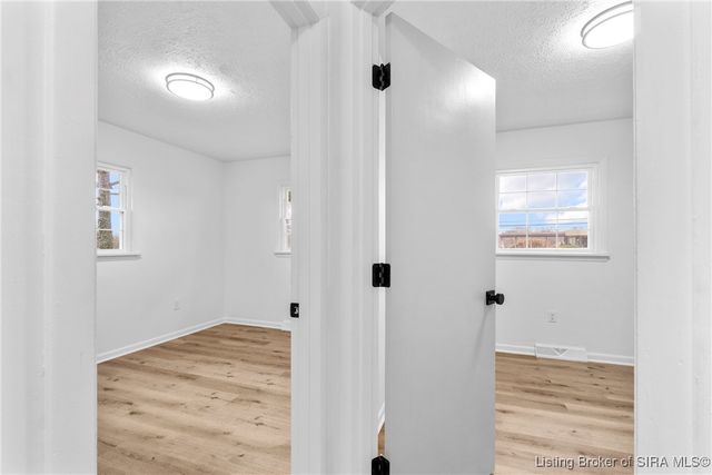 3136 Middle Road, Jeffersonville, IN 47130