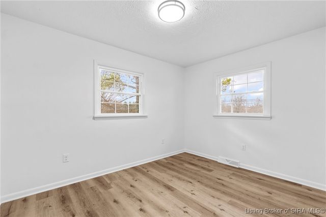 3136 Middle Road, Jeffersonville, IN 47130