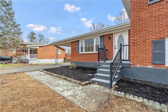 3136 Middle Road, Jeffersonville, IN 47130