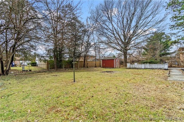 3136 Middle Road, Jeffersonville, IN 47130