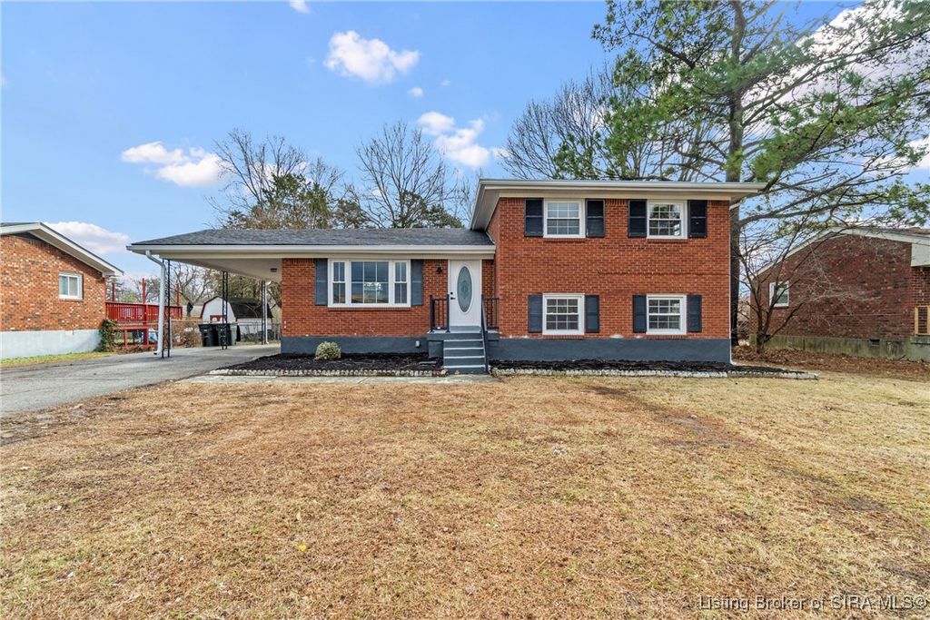 3136 Middle Road, Jeffersonville, IN 47130