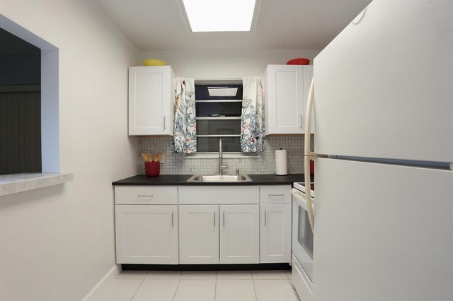 331 Windsor O, West Palm Beach, FL 33417