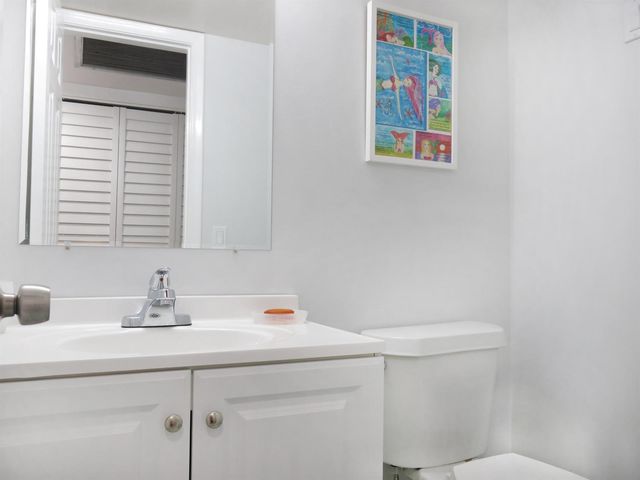 331 Windsor O, West Palm Beach, FL 33417
