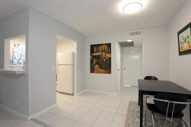 331 Windsor O, West Palm Beach, FL 33417