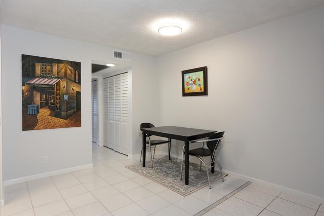 331 Windsor O, West Palm Beach, FL 33417