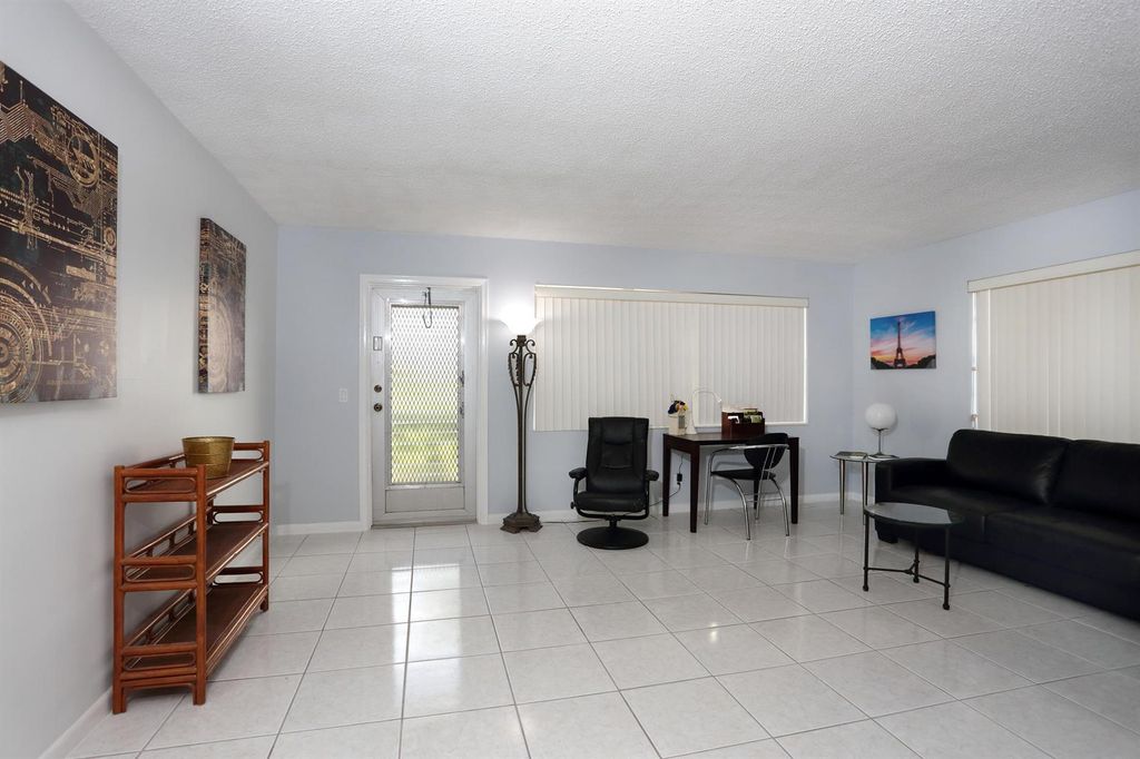 331 Windsor O, West Palm Beach, FL 33417